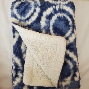 Parent's Choice Plush Blue Tie Dye Blanket with Faux Sherpa Lining